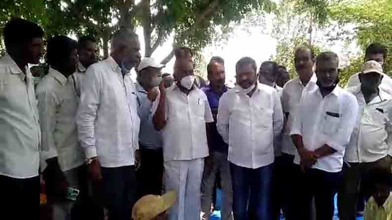 ನಾವು ಲಸಿಕೆ ಹಾಕಿಸಿಕೊಳ್ಳೋದಿಲ್ಲ; ಇಲ್ಲಿ ಬಂದು ಕೊರೊನಾ ಹಬ್ಬಿಸಬೇಡಿ ಎಂದು ವಿಶ್ವನಾಥ್ ವಿರುದ್ಧ ಗರಂ ಆದ ಹಾಡಿ ಜನ