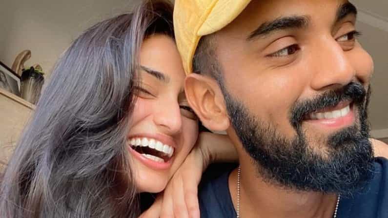 ರಾಹುಲ್-ಆಥಿಯಾ ಪ್ರೀತಿ ಜಗಜ್ಜಾಹೀರು: ಆ ಕಪ್ಪು-ಬಿಳುಪಿನ ಫೋಟೋದಲ್ಲಿ ಅಡಗಿದೆಯಾ ಸತ್ಯ..? ರಾಹುಲ್-ಆಥಿಯಾ ಪ್ರೀತಿ ಜಗಜ್ಜಾಹೀರು: ಆ ಕಪ್ಪು-ಬಿಳುಪಿನ ಫೋಟೋದಲ್ಲಿ ಅಡಗಿದೆಯಾ ಸತ್ಯ..?