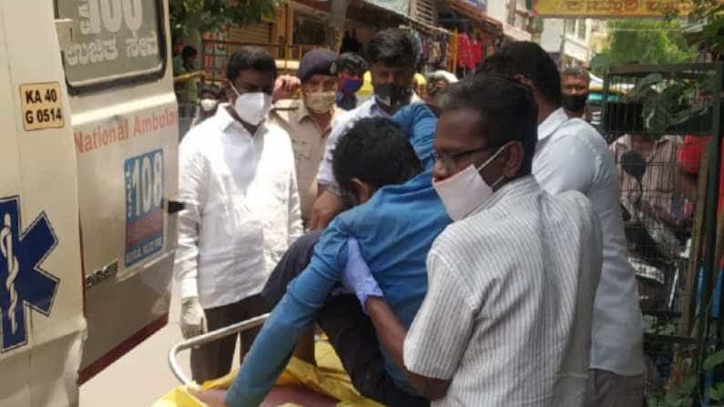 ಬೆಂಗಳೂರಿನಲ್ಲಿ ಮೂರು ಆಸ್ಪತ್ರೆ ಅಲೆದರೂ ಸಿಗಲಿಲ್ಲ ಬೆಡ್; ಉಸಿರಾಡಲಾಗದೆ ನರಳಿ ಪ್ರಾಣಬಿಟ್ಟ ವ್ಯಕ್ತಿ
