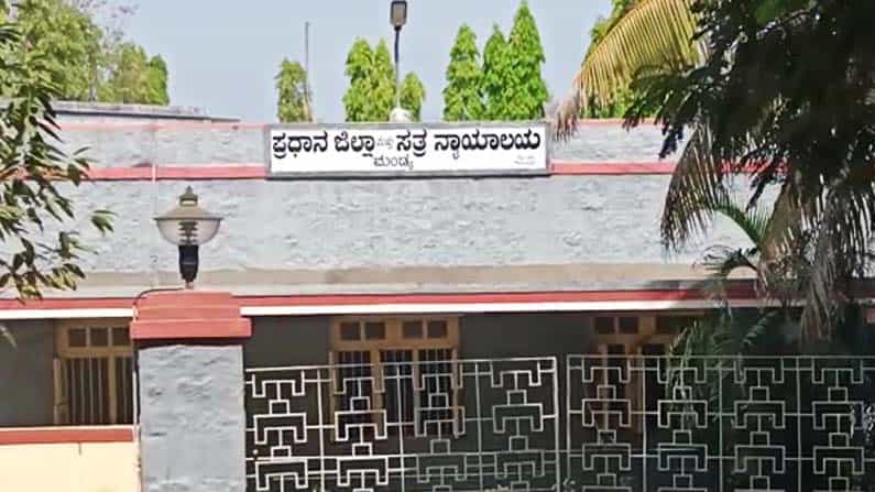 ಟ್ರೆಷರಿ ಹಣ ದುರುಪಯೋಗ: ಸಬ್ ರಿಜಿಸ್ಟ್ರಾರ್ಗಳು, ಪತ್ರ ಬರಹಗಾರರಿಗೆ ಜೈಲು, 1 ಕೋಟಿ 29 ಲಕ್ಷ ರೂ ದಂಡ