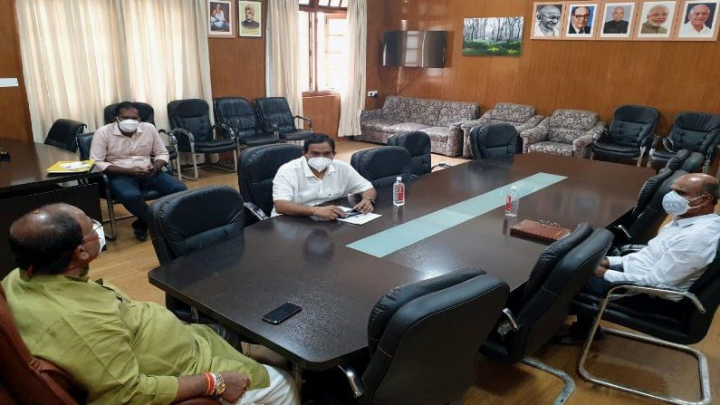 ದುಬಾರೆ ಶಿಬಿರದಿಂದ ತಪ್ಪಿಸಿಕೊಂಡು, ಸೆರೆ ಸಿಕ್ಕಿದ್ದ ಆನೆ ಕುಶ ಮರಳಿ ಕಾಡಿಗೆ ಬಿಡಲು ಸಚಿವ ಅರವಿಂದ ಲಿಂಬಾವಳಿ ಆದೇಶ ದುಬಾರೆ ಶಿಬಿರದಿಂದ ತಪ್ಪಿಸಿಕೊಂಡು, ಸೆರೆ ಸಿಕ್ಕಿದ್ದ ಆನೆ ಕುಶ ಮರಳಿ ಕಾಡಿಗೆ ಬಿಡಲು ಸಚಿವ ಅರವಿಂದ ಲಿಂಬಾವಳಿ ಆದೇಶ