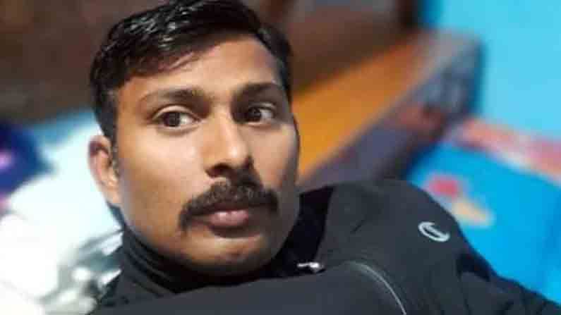 ಕಾಣೆಯಾದ 35ವರ್ಷದ ಯೋಧ ನಕ್ಸಲರ ಬಂಧನದಲ್ಲಿ; ‘ನನ್ನ ಪತಿಯನ್ನು ಬಿಡಿಸಿಕೊಡಿ’ ಎಂದು ಕಣ್ಣೀರು ಹಾಕುತ್ತಿರುವ ಪತ್ನಿ ಕಾಣೆಯಾದ 35ವರ್ಷದ ಯೋಧ ನಕ್ಸಲರ ಬಂಧನದಲ್ಲಿ; ‘ನನ್ನ ಪತಿಯನ್ನು ಬಿಡಿಸಿಕೊಡಿ’ ಎಂದು ಕಣ್ಣೀರು ಹಾಕುತ್ತಿರುವ ಪತ್ನಿ