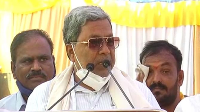 ‘ಯಾವನ್ರೀ ಆ ಕೆಇಬಿ ಎಂಜಿನಿಯರ್? ಫೋನ್ ರಿಸಿವ್ ಮಾಡ್ಲಿ ಉಗೀತೀನಿ‘: ವಿಪಕ್ಷ ನಾಯಕ ಸಿದ್ದರಾಮಯ್ಯ ಆಕ್ರೋಶ