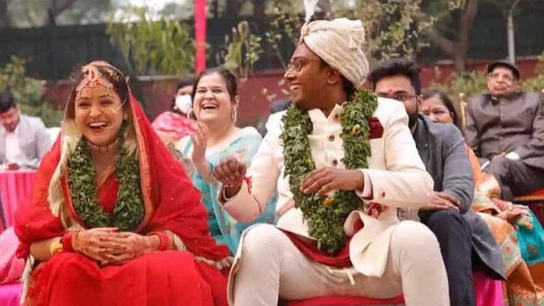 ತುಳಸಿ ಹಾರ, ಯೂಲೂ ಬೈಕ್ ಮೇಲೆ ಮೆರವಣಿಗೆ.. ₹2 ಲಕ್ಷಕ್ಕಿಂತಲೂ ಕಡಿಮೆ ವೆಚ್ಚದಲ್ಲಿ ಪರಿಸರ ಸ್ನೇಹಿ ಮದುವೆಯಾದ ಜೋಡಿ