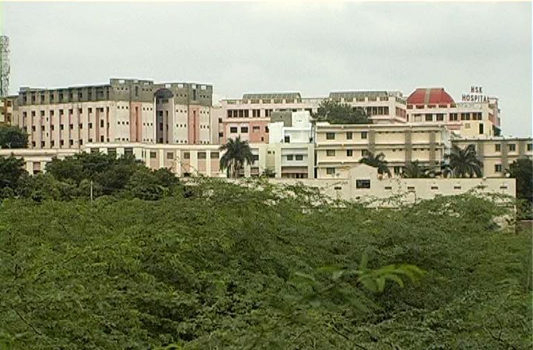 bagalkot kumareshwara private hospital to provide free treatment to covid patients