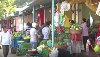 ಕಾರ್ಪೊರೇಟ್ ಕುಳಗಳಿಗೆ ನೀಡಿರುವ 10 ಲಕ್ಷ ಕೋಟಿ ಸಾಲ ವಸೂಲು ಮಾಡಿಲ್ಲ; ರೈತರಿಗೆ ಸಾಲ ನೀಡಿ, ಆರ್ಥಿಕತೆಯೇನೂ ಮುಳುಗುವುದಿಲ್ಲ -ಸರ್ಕಾರಕ್ಕೆ ಸಿದ್ದರಾಮಯ್ಯ ಆಗ್ರಹ