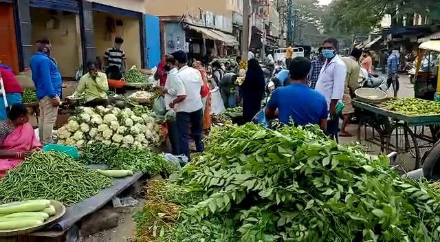 due to covid curfew vegetables rate in bangalore increas (2)