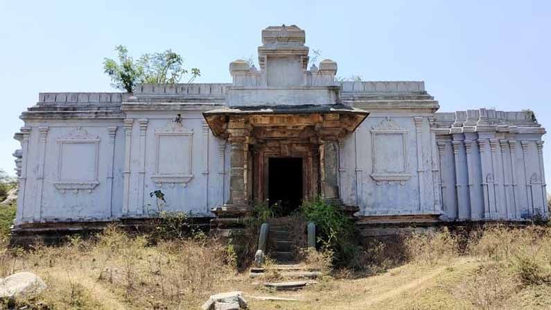 ಅವಸಾನದ ಅಂಚಿನಲ್ಲಿ ಗದಗದ ಐತಿಹಾಸಿಕ ಜೈನ ಬಸದಿ; ಜೀರ್ಣೋದ್ಧಾರಕ್ಕಾಗಿ ಸ್ಥಳೀಯರಿಂದ ಒತ್ತಾಯ