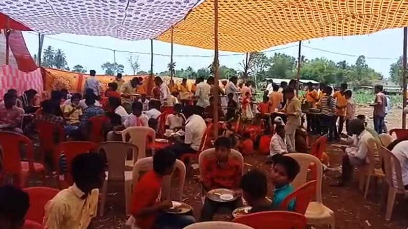 ಮದುವೆಗಳೇ ಕೊರೊನಾ ಹಾಟ್ಸ್ಪಾಟ್; ನಿಯಮ ಉಲ್ಲಂಘಿಸಿ ಮದುವೆ ಮಾಡುತ್ತಿರುವವರ ಮೇಲೆ ಜಿಲ್ಲಾಡಳಿತದಿಂದ ಕಠಿಣ ಕ್ರಮ ಮದುವೆಗಳೇ ಕೊರೊನಾ ಹಾಟ್ಸ್ಪಾಟ್; ನಿಯಮ ಉಲ್ಲಂಘಿಸಿ ಮದುವೆ ಮಾಡುತ್ತಿರುವವರ ಮೇಲೆ ಜಿಲ್ಲಾಡಳಿತದಿಂದ ಕಠಿಣ ಕ್ರಮ