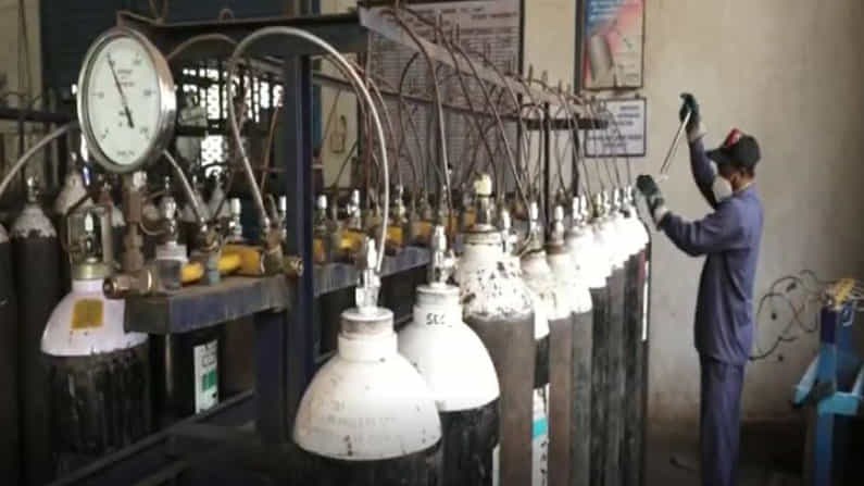 Oxygen Crisis ಸಂಬಂಧಿಕರೊಬ್ಬರಿಗೆ ಆಕ್ಸಿಜನ್ ಸಿಕ್ಕಿಲ್ಲ ಎಂದು ಯುವಕ ನೇಣು ಬಿಗಿದು ಆತ್ಮಹತ್ಯೆ?