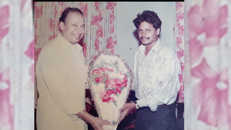Dr Rajkumar Birth Anniversary: ರಾಜ್ಕುಮಾರ್ ಊಟ ಮಾಡಿ ಎದ್ದರೆ ಒಂದಗಳು ಕೂಡ ಬಾಳೆಯಲ್ಲಿ ಉಳಿಯುತ್ತಿರಲಿಲ್ಲ Dr Rajkumar Birth Anniversary: ರಾಜ್ಕುಮಾರ್ ಊಟ ಮಾಡಿ ಎದ್ದರೆ ಒಂದಗಳು ಕೂಡ ಬಾಳೆಯಲ್ಲಿ ಉಳಿಯುತ್ತಿರಲಿಲ್ಲ