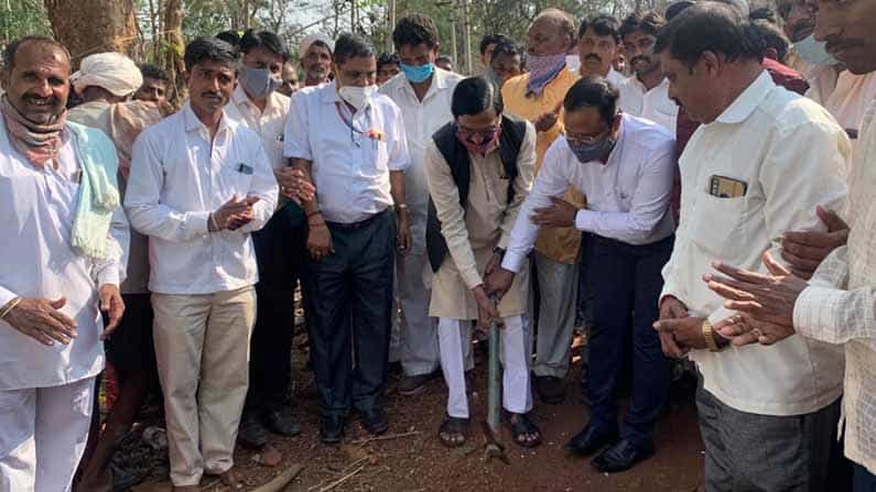 ರಸ್ತೆ ದುರಸ್ತಿಗೆ ಕೂಡಿ ಬಂತು ಮುಹೂರ್ತ; ನಾಲ್ಕು ದಶಕಗಳ ಸಂಕಷ್ಟಕ್ಕೆ ಕೊನೆಗೂ ಸಿಕ್ಕಿತು ಮುಕ್ತಿ