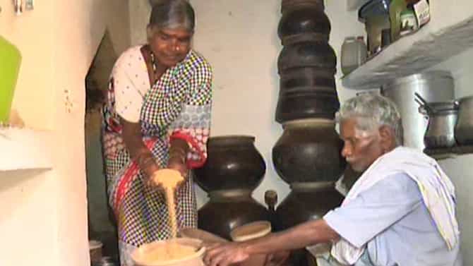 ನೂರಾರು ತಳಿಯ ಬಿತ್ತನೆ ಬೀಜಗಳ ಸಂಗ್ರಹಣೆ; ಕೋಲಾರದ ಮಹಿಳೆ ಮನೆಯಲ್ಲಿ ಇದೆ ಪುರಾತನ ಕಾಲದ ಬಿತ್ತನೆ ಬೀಜಗಳು