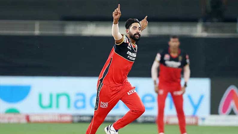IPL 2021: ಈ ಐಪಿಎಲ್​ನಲ್ಲಿ ಎಸೆದಿರುವ 90 ಬಾಲ್​ಗಳಲ್ಲಿ 53 ಡಾಟ್ ಬಾಲ್​ಗಳು.. ಸಿರಾಜ್ ಹೆಸರಲ್ಲಿ ದಾಖಲಾಯ್ತು ಹೊಸದೊಂದು ದಾಖಲೆ