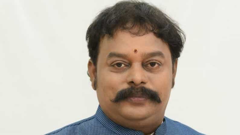 ಚಿನ್ನ, ಬಟ್ಟೆ ಅಂಗಡಿ ಮುಚ್ಚಿಸುವ ನಿರ್ಧಾರ ಕೈಬಿಡಿ; ಮಾಜಿ ಎಂಎಸ್ಸಿ ಟಿ ಎ ಶರವಣ ಮನವಿ ಚಿನ್ನ, ಬಟ್ಟೆ ಅಂಗಡಿ ಮುಚ್ಚಿಸುವ ನಿರ್ಧಾರ ಕೈಬಿಡಿ; ಮಾಜಿ ಎಂಎಸ್ಸಿ ಟಿ ಎ ಶರವಣ ಮನವಿ