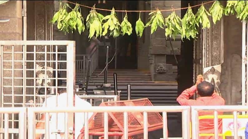 ಸ್ವಯಂ ಲಾಕ್ ಡೌನ್! ಚಾಮುಂಡೇಶ್ವರಿ ದರ್ಶನಕ್ಕೆ ಅವಕಾಶವಿದ್ರೂ ಜನ ಬರ್ತಿಲ್ಲ: ಪ್ರವಾಸಿ ಕೇಂದ್ರಗಳು ಬಿಕೋ ಅನ್ನುತ್ತಿವೆ! ಸ್ವಯಂ ಲಾಕ್ ಡೌನ್! ಚಾಮುಂಡೇಶ್ವರಿ ದರ್ಶನಕ್ಕೆ ಅವಕಾಶವಿದ್ರೂ ಜನ ಬರ್ತಿಲ್ಲ: ಪ್ರವಾಸಿ ಕೇಂದ್ರಗಳು ಬಿಕೋ ಅನ್ನುತ್ತಿವೆ!