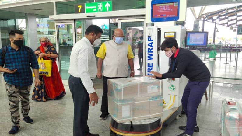 ಕಲಬುರಗಿಯಲ್ಲಿ ರೆಮ್ಡೆಸಿವಿರ್ ಖಾಲಿ, ಇಂಜೆಕ್ಷನ್ ತರಲು ಸ್ವತ: ಬೆಂಗಳೂರಿಗೆ ಧಾವಿಸಿದ ಸಂಸದ ಉಮೇಶ್ ಜಾಧವ್ ಕಲಬುರಗಿಯಲ್ಲಿ ರೆಮ್ಡೆಸಿವಿರ್ ಖಾಲಿ, ಇಂಜೆಕ್ಷನ್ ತರಲು ಸ್ವತ: ಬೆಂಗಳೂರಿಗೆ ಧಾವಿಸಿದ ಸಂಸದ ಉಮೇಶ್ ಜಾಧವ್