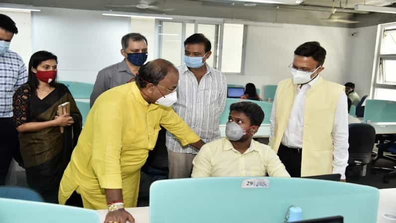 ರಿಯಲ್​ ಚೆಕ್! ಕಾಲ್ ಸೆಂಟರ್ ಮೂಲಕ ಕೋವಿಡ್​ ಆಸ್ಪತ್ರೆಗಳ ರಿಯಾಲಿಟಿ ಚೆಕ್ ಮಾಡಿದ ಸಚಿವ ಅರವಿಂದ ಲಿಂಬಾವಳಿ