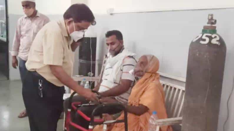 ಇನ್ನೇನು ಅಂತ್ಯಕ್ರಿಯೆ ಮಾಡಬೇಕೆನ್ನುವಷ್ಟರಲ್ಲಿ ಕಣ್ಬಿಟ್ಟು, ದೊಡ್ಡದಾಗಿ ಅಳಲು ಶುರು ಮಾಡಿದ ಕೊರೊನಾ ಸೋಂಕಿತ ಮಹಿಳೆ.. ಇನ್ನೇನು ಅಂತ್ಯಕ್ರಿಯೆ ಮಾಡಬೇಕೆನ್ನುವಷ್ಟರಲ್ಲಿ ಕಣ್ಬಿಟ್ಟು, ದೊಡ್ಡದಾಗಿ ಅಳಲು ಶುರು ಮಾಡಿದ ಕೊರೊನಾ ಸೋಂಕಿತ ಮಹಿಳೆ..