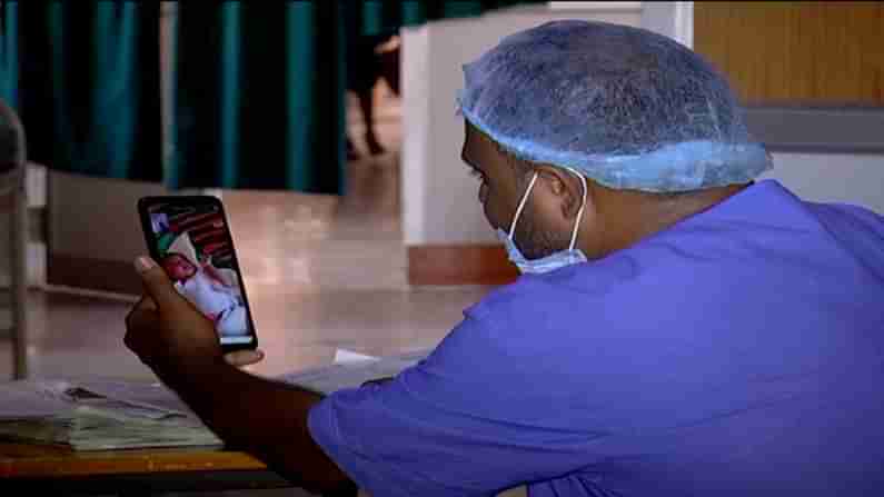 ಕೊಪ್ಪಳದ ಈ ಕೊವಿಡ್ ಹೀರೋಗೆ ಥ್ಯಾಂಕ್ಸ್ ಹೇಳೋಣ: ಮಗ ಹುಟ್ಟಿ ತಿಂಗಳಾದರೂ ವಿಡಿಯೋದಲ್ಲಿ ಮಗು ಮುಖ ನೋಡಿ ಸಮಾಧಾನ ಪಡ್ತಿರೋ ತಂದೆ!