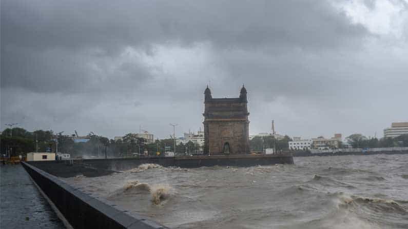 Explainer: ತೌಕ್ತೆ ಚಂಡಮಾರುತ ಸೇರಿದಂತೆ ತೀವ್ರವಾದ ಚಂಡಮಾರುತಗಳು ಅರಬ್ಬೀ ಸಮುದ್ರದಲ್ಲೇ ರೂಪುಗೊಳ್ಳುವುದೇಕೆ? Explainer: ತೌಕ್ತೆ ಚಂಡಮಾರುತ ಸೇರಿದಂತೆ ತೀವ್ರವಾದ ಚಂಡಮಾರುತಗಳು ಅರಬ್ಬೀ ಸಮುದ್ರದಲ್ಲೇ ರೂಪುಗೊಳ್ಳುವುದೇಕೆ?