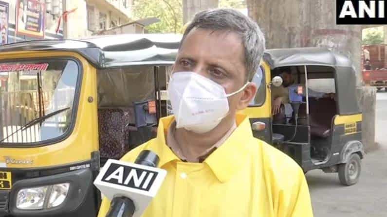 ಕೊವಿಡ್ 19 ಸೋಂಕಿತರ ಸೇವೆ ಮಾಡುತ್ತಿರುವ ಇಂಗ್ಲಿಷ್ ಶಿಕ್ಷಕ; ಬಡ ರೋಗಿಗಳಿಗೆ ಇವರ ಆಟೋವೇ ಆಂಬುಲೆನ್ಸ್ ಕೊವಿಡ್ 19 ಸೋಂಕಿತರ ಸೇವೆ ಮಾಡುತ್ತಿರುವ ಇಂಗ್ಲಿಷ್ ಶಿಕ್ಷಕ; ಬಡ ರೋಗಿಗಳಿಗೆ ಇವರ ಆಟೋವೇ ಆಂಬುಲೆನ್ಸ್