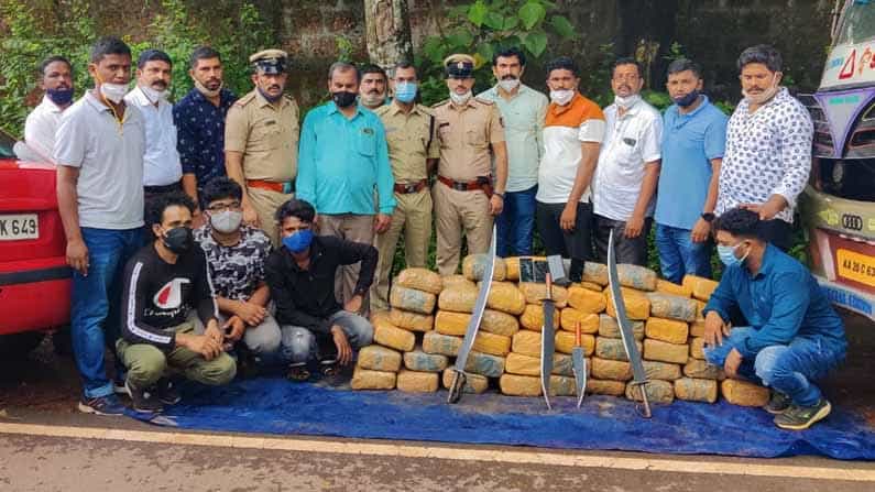 ಮಂಗಳೂರು: ಅಗತ್ಯ ವಸ್ತುವಿನ ಸೋಗಿನಲ್ಲಿ ಹೊರ ರಾಜ್ಯದಿಂದ ಗಾಂಜಾ ಸಪ್ಲೇ; ನಾಲ್ವರು ವಶ ಮಂಗಳೂರು: ಅಗತ್ಯ ವಸ್ತುವಿನ ಸೋಗಿನಲ್ಲಿ ಹೊರ ರಾಜ್ಯದಿಂದ ಗಾಂಜಾ ಸಪ್ಲೇ; ನಾಲ್ವರು ವಶ
