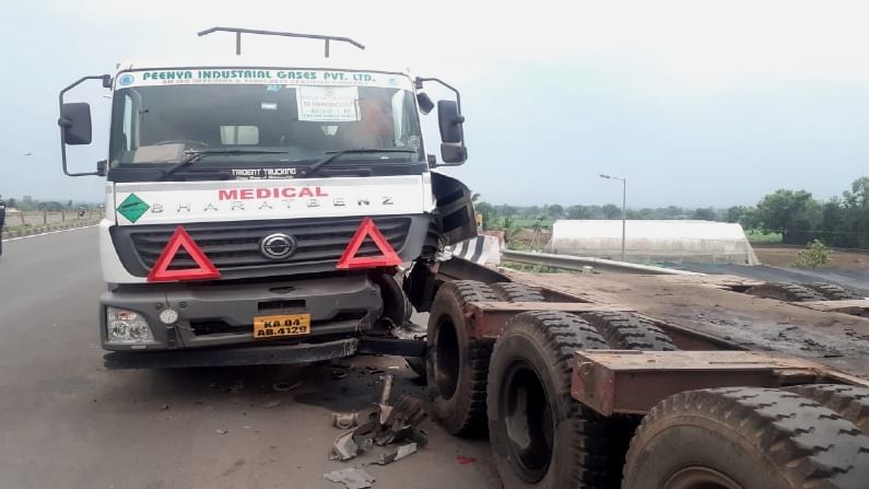 ದುರ್ಭಿಕ್ಷದಲ್ಲಿ ಅಧಿಕ ಮಾಸ: ಬೆಳಗಾವಿ ಬಳಿ ಬೃಹತ್ ಆಕ್ಸಿಜನ್ ಟ್ಯಾಂಕರ್ ಅಪಘಾತಕ್ಕೆ ತುತ್ತು; ಮುಂದೇನು?