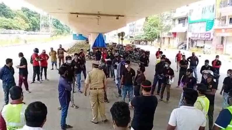 ವಾಗ್ವಾದಕ್ಕಿಳಿದ ಯುವಕನಿಗೆ ಕಪಾಳಮೋಕ್ಷ ಮಾಡಿದ ಪೊಲೀಸ್, ಫುಡ್ ಡೆಲಿವರಿ ಬಾಯ್ಸ್ಗೆ ಖಡಕ್ ವಾರ್ನಿಂಗ್ ವಾಗ್ವಾದಕ್ಕಿಳಿದ ಯುವಕನಿಗೆ ಕಪಾಳಮೋಕ್ಷ ಮಾಡಿದ ಪೊಲೀಸ್, ಫುಡ್ ಡೆಲಿವರಿ ಬಾಯ್ಸ್ಗೆ ಖಡಕ್ ವಾರ್ನಿಂಗ್