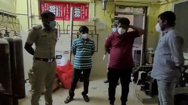 ಮತ್ತೆ ಸಮಯಪ್ರಜ್ಞೆ ಮೆರೆದ ರೇಣುಕಾಚಾರ್ಯ; ರಾತ್ರೋರಾತ್ರಿ 25 ಆಕ್ಸಿಜನ್ ಸಿಲಿಂಡರ್ ತಂದುಕೊಟ್ಟು 45 ಜನರನ್ನು ಉಳಿಸಿದ ಶಾಸಕ ಮತ್ತೆ ಸಮಯಪ್ರಜ್ಞೆ ಮೆರೆದ ರೇಣುಕಾಚಾರ್ಯ; ರಾತ್ರೋರಾತ್ರಿ 25 ಆಕ್ಸಿಜನ್ ಸಿಲಿಂಡರ್ ತಂದುಕೊಟ್ಟು 45 ಜನರನ್ನು ಉಳಿಸಿದ ಶಾಸಕ