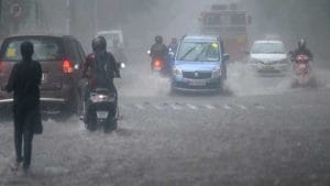 Bengaluru Rain: ಬೆಂಗಳೂರಿನ ಕೆಲವೆಡೆ ವ್ಯಾಪಕ ಮಳೆ; ವಾಹನ ಸವಾರರ ಪರದಾಟ