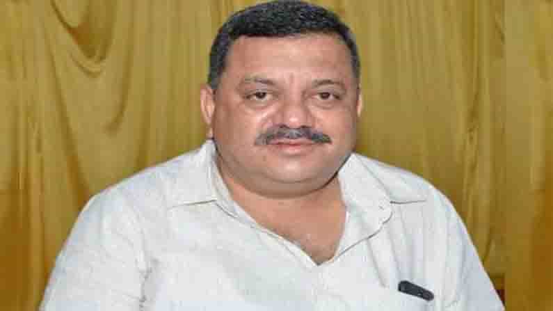 ಜಿಲ್ಲಾ ಕೊವಿಡ್ ಆಸ್ಪತ್ರೆ ನಡೆಯುತ್ತಿರುವುದು ಬಾಪೂಜಿ ಆಸ್ಪತ್ರೆಯ ವೈದ್ಯರಿಂದ.. ಭೈರತಿ ಬಸವರಾಜ್ ಆರೋಪಕ್ಕೆ ತಿರುಗೇಟು ಕೊಟ್ಟ S.S.ಮಲ್ಲಿಕಾರ್ಜುನ ಜಿಲ್ಲಾ ಕೊವಿಡ್ ಆಸ್ಪತ್ರೆ ನಡೆಯುತ್ತಿರುವುದು ಬಾಪೂಜಿ ಆಸ್ಪತ್ರೆಯ ವೈದ್ಯರಿಂದ.. ಭೈರತಿ ಬಸವರಾಜ್ ಆರೋಪಕ್ಕೆ ತಿರುಗೇಟು ಕೊಟ್ಟ S.S.ಮಲ್ಲಿಕಾರ್ಜುನ