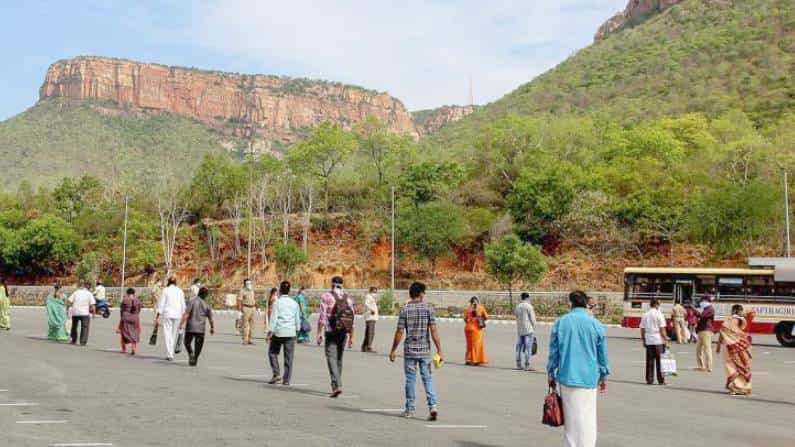 ಆಯುಷ್ ಇಲಾಖೆ ತಡೆ ನೀಡಿದ್ದರೂ ಆನಂದಯ್ಯನವರ ಆಯುರ್ವೇದ ಔಷಧಿ ವಿತರಣೆಗೆ ಮುಂದಾದ ಟಿಟಿಡಿ..