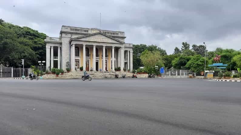 ಲಾಕ್ಡೌನ್ ನಡುವಿನ ಬೆಂಗಳೂರನ್ನು ಕಂಡಿರಾ? ನೋಡಿ ನಗರದ ಪ್ರಮುಖ ಸ್ಥಳಗಳ ಚಿತ್ರಗಳು ಲಾಕ್ಡೌನ್ ನಡುವಿನ ಬೆಂಗಳೂರನ್ನು ಕಂಡಿರಾ? ನೋಡಿ ನಗರದ ಪ್ರಮುಖ ಸ್ಥಳಗಳ ಚಿತ್ರಗಳು