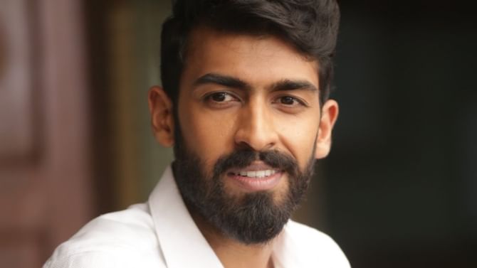 ಅರೆ ಇದೆಂತಹ ಅಚ್ಚರಿ; ಡೈರೆಕ್ಟರ್ ಆದ ರಾಜ್ ಕುಟುಂಬದ ಕುಡಿ ವಿನಯ್ ಅರೆ ಇದೆಂತಹ ಅಚ್ಚರಿ; ಡೈರೆಕ್ಟರ್ ಆದ ರಾಜ್ ಕುಟುಂಬದ ಕುಡಿ ವಿನಯ್