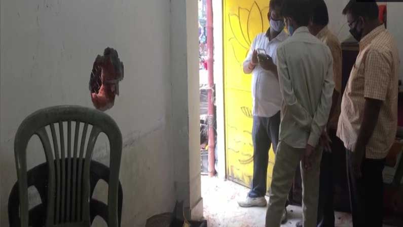 West Bengal Violence: ಪಶ್ಚಿಮ ಬಂಗಾಳದಲ್ಲಿ ಟಿಎಂಸಿ- ಬಿಜೆಪಿ ನಡುವೆ ಸಂಘರ್ಷ; ಮನೆಗಳು ಧ್ವಂಸ, ಹಲವಾರು ಮಂದಿ ಸಾವು West Bengal Violence: ಪಶ್ಚಿಮ ಬಂಗಾಳದಲ್ಲಿ ಟಿಎಂಸಿ- ಬಿಜೆಪಿ ನಡುವೆ ಸಂಘರ್ಷ; ಮನೆಗಳು ಧ್ವಂಸ, ಹಲವಾರು ಮಂದಿ ಸಾವು