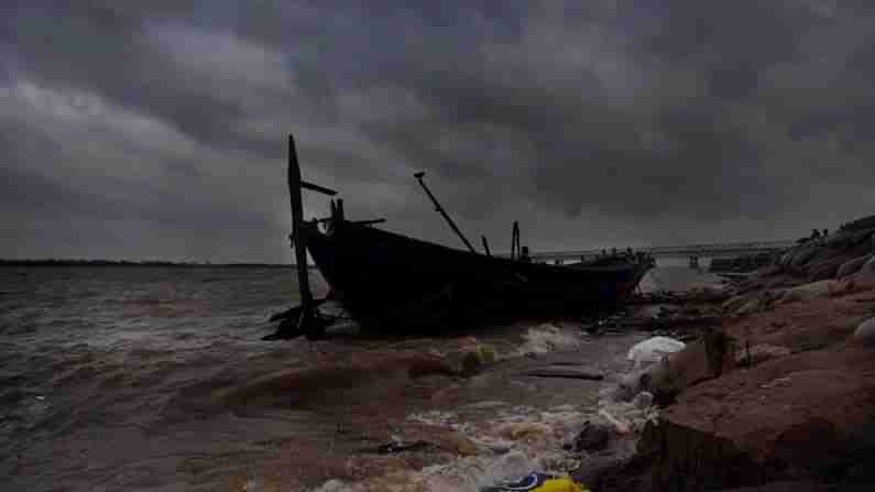 Cyclone Yaas ಯಾಸ್ ಚಂಡಮಾರುತದ ಪರಿಣಾಮಗಳ ಬಗ್ಗೆ ನಾಳೆ ಮೋದಿ ಜತೆ ಅವಲೋಕನ ಸಭೆ   ನಡೆಸಲಿದ್ದಾರೆ  ಮಮತಾ ಬ್ಯಾನರ್ಜಿ