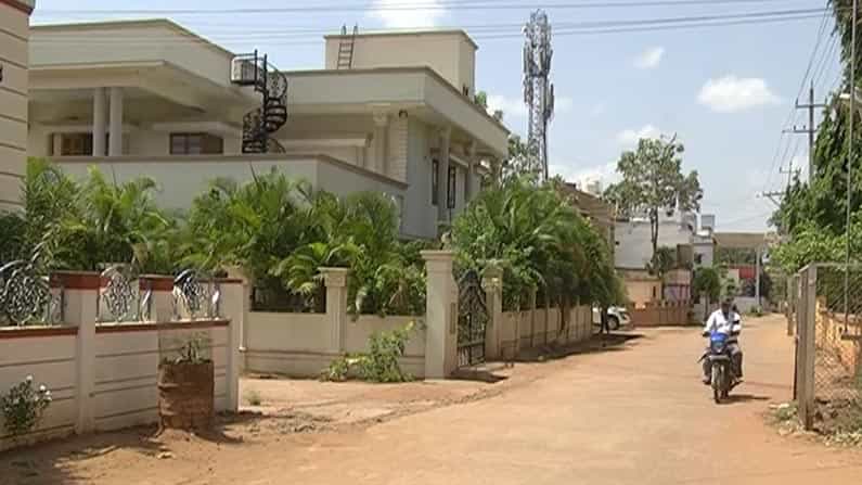 ಬಾಗಲಕೋಟೆಯಲ್ಲಿ ಹೆಚ್ಚಿದ ಕೊವಿಡ್ ಆತಂಕ; ಚಾಲುಕ್ಯ ನಗರವೊಂದರಲ್ಲೇ 12 ಜನರು ಸೋಂಕಿಗೆ ಬಲಿ ಬಾಗಲಕೋಟೆಯಲ್ಲಿ ಹೆಚ್ಚಿದ ಕೊವಿಡ್ ಆತಂಕ; ಚಾಲುಕ್ಯ ನಗರವೊಂದರಲ್ಲೇ 12 ಜನರು ಸೋಂಕಿಗೆ ಬಲಿ