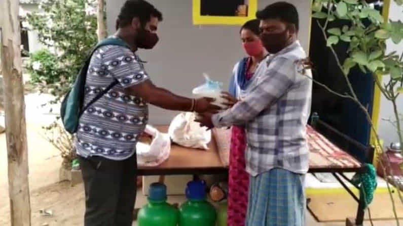 ಲಾಕ್ಡೌನ್ ಸಂಕಷ್ಟ; ಕೊಪ್ಪಳದ 100 ಕುಟುಂಬಗಳ ನೆರವಿಗೆ ನಿಂತ ಇಂಗ್ಲೆಂಡ್ ದೇಶದ ಸಹೋದರರು ಲಾಕ್ಡೌನ್ ಸಂಕಷ್ಟ; ಕೊಪ್ಪಳದ 100 ಕುಟುಂಬಗಳ ನೆರವಿಗೆ ನಿಂತ ಇಂಗ್ಲೆಂಡ್ ದೇಶದ ಸಹೋದರರು