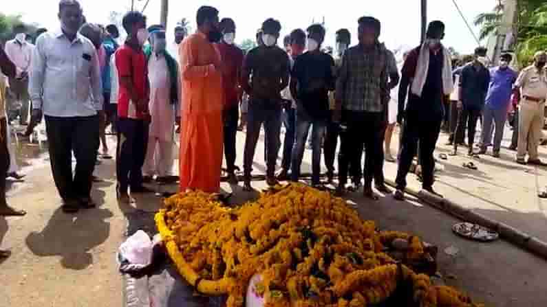 ಹರಕೆ ಕಟ್ಟಿಬಿಟ್ಟಿದ್ದ ಗ್ರಾಮದ ದೇವರ ಕುದುರೆ ಸಾವು.. ಊರಿಗೆ ಊರೇ ಸೀಲ್ಡೌನ್, ಹೆಚ್ಚಾಯ್ತು ಆತಂಕ