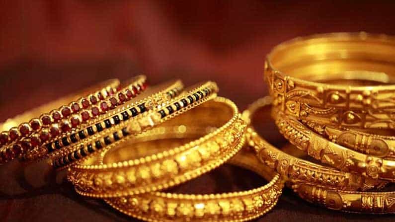 Gold Rate Today: ಬೆಂಗಳೂರಿನಲ್ಲಿ ಚಿನ್ನದ ದರ ಸ್ಥಿರ, ಬೆಳ್ಳಿ ಬೆಲೆ ಇಳಿಕೆ; ಆಭರಣದ ದರ ವಿವರ ಇಲ್ಲಿದೆ