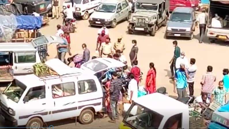 ಹೆಚ್ಚುತ್ತಿರುವ ಕೊರೊನಾ ಸೋಂಕು; ಕೊಡಗು ಜಿಲ್ಲೆಯಲ್ಲಿ ಮತ್ತಷ್ಟು ಕಠಿಣ ನಿಯಮ ಜಾರಿಗೊಳಿಸಿದ ಜಿಲ್ಲಾಧಿಕಾರಿ ಹೆಚ್ಚುತ್ತಿರುವ ಕೊರೊನಾ ಸೋಂಕು; ಕೊಡಗು ಜಿಲ್ಲೆಯಲ್ಲಿ ಮತ್ತಷ್ಟು ಕಠಿಣ ನಿಯಮ ಜಾರಿಗೊಳಿಸಿದ ಜಿಲ್ಲಾಧಿಕಾರಿ
