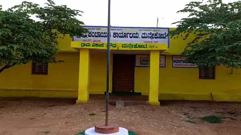 ಬಿ.ಶ್ರೀರಾಮುಲು ಪ್ರತಿನಿಧಿಸುವ ಕ್ಷೇತ್ರದಲ್ಲಿ ಇದೆಂತಾ ಸಮಸ್ಯೆ, ಕೊರೊನಾಗಿಂತ ಈ ಕಾಯಿಲೆಗೆ ಮೃತಪಟ್ಟವರೇ ಹೆಚ್ಚು ಬಿ.ಶ್ರೀರಾಮುಲು ಪ್ರತಿನಿಧಿಸುವ ಕ್ಷೇತ್ರದಲ್ಲಿ ಇದೆಂತಾ ಸಮಸ್ಯೆ, ಕೊರೊನಾಗಿಂತ ಈ ಕಾಯಿಲೆಗೆ ಮೃತಪಟ್ಟವರೇ ಹೆಚ್ಚು
