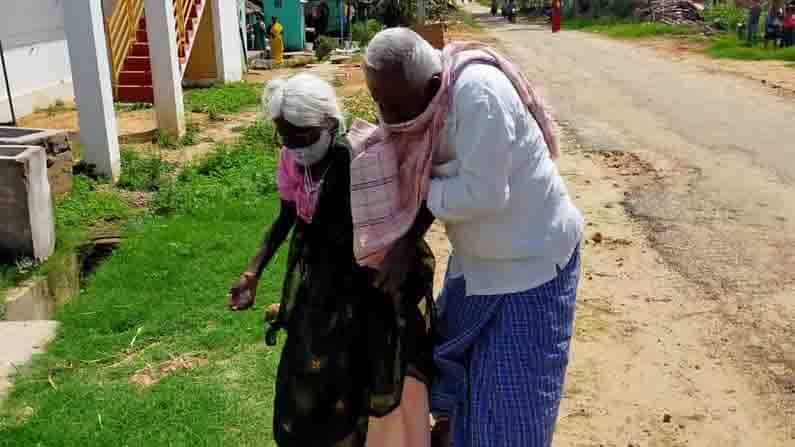 ಮೈಸೂರಿನಲ್ಲೊಂದು ಅಮಾನವೀಯ ಘಟನೆ.. ಕೊರೊನಾ ಸಮಯದಲ್ಲಿ ಮನೆಯವರಿಂದ ಬೀದಿಪಾಲಾದ ಅಜ್ಜಿ ಮೈಸೂರಿನಲ್ಲೊಂದು ಅಮಾನವೀಯ ಘಟನೆ.. ಕೊರೊನಾ ಸಮಯದಲ್ಲಿ ಮನೆಯವರಿಂದ ಬೀದಿಪಾಲಾದ ಅಜ್ಜಿ