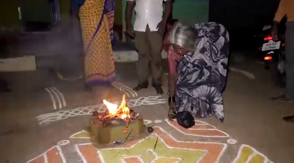 special puja to eradicate coronavirus by villagers in former cm siddaramaiah native village siddaramanahundi (4)