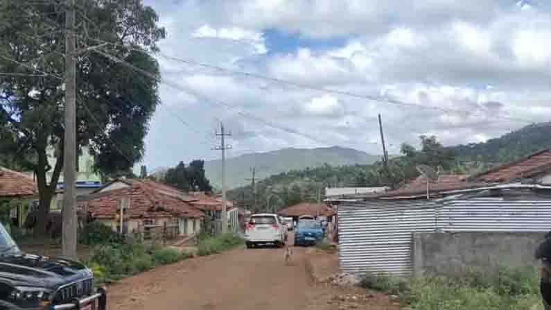 villagers slams officer