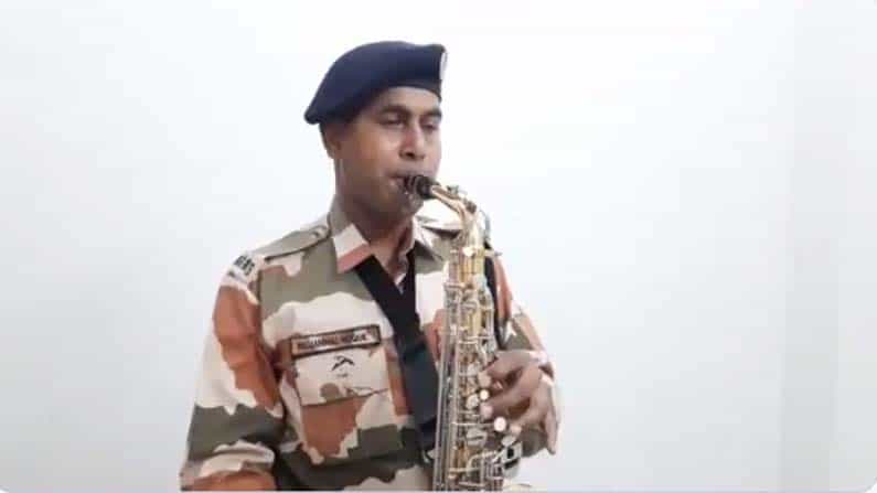 ‘ತೇರಿ ಮಿಟ್ಟೀ ಮೇ ಮಿಲ್ ಜಾವಾ’ ಹಾಡು ನುಡಿಸಿ ಕೊರೊನಾ ವಾರಿಯರ್ಸ್​ಗೆ ಕೃತಜ್ಞತೆ ಸಲ್ಲಿಸಿದ ಐಟಿಬಿಪಿ ಕಾನ್​ಸ್ಟೇಬಲ್​