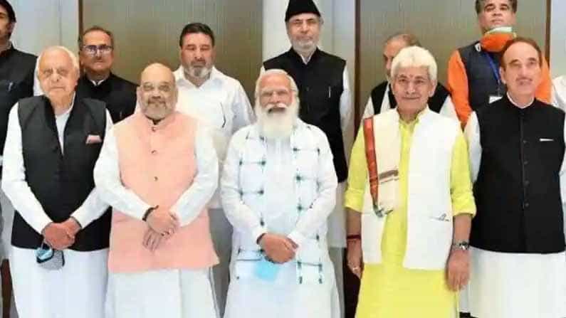 ಪ್ರಧಾನಿ ನರೇಂದ್ರ ಮೋದಿಗೆ ಪತ್ರ ಬರೆದು ಕಾಶ್ಮೀರ ಸಮಸ್ಯೆಯನ್ನು ಬಗೆಹರಿಸಲು ಮಾಡಿರುವ ಪ್ರಯತ್ನಗಳನ್ನು ಶ್ಲಾಘಿಸಿರುವ ನಿವೃತ್ತ ಪೊಲೀಸ್ ಅಧಿಕಾರಿಗಳು ಪ್ರಧಾನಿ ನರೇಂದ್ರ ಮೋದಿಗೆ ಪತ್ರ ಬರೆದು ಕಾಶ್ಮೀರ ಸಮಸ್ಯೆಯನ್ನು ಬಗೆಹರಿಸಲು ಮಾಡಿರುವ ಪ್ರಯತ್ನಗಳನ್ನು ಶ್ಲಾಘಿಸಿರುವ ನಿವೃತ್ತ ಪೊಲೀಸ್ ಅಧಿಕಾರಿಗಳು