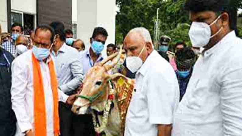 Cattle Helpline ಬೆಂಗಳೂರಿನಲ್ಲಿ ದೇಶದ ಮೊದಲ ಪಶು ಸಹಾಯವಾಣಿ ಕೇಂದ್ರ ಲೋಕಾರ್ಪಣೆ