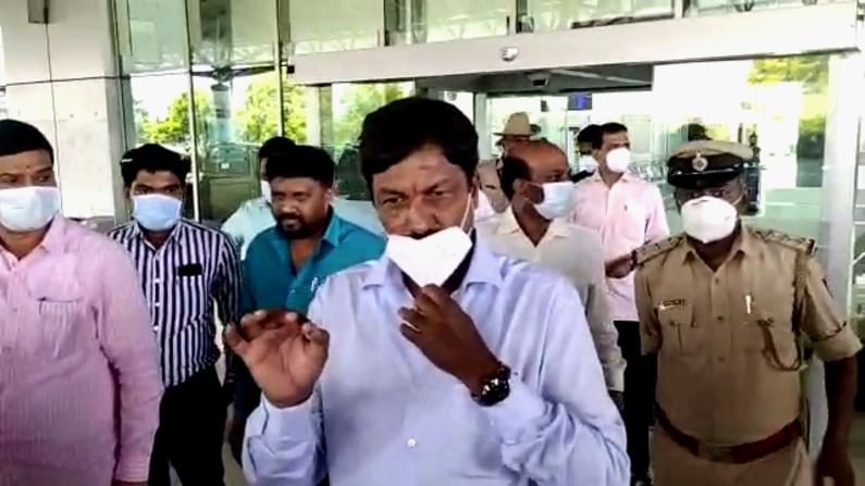 ಯಡಿಯೂರಪ್ಪ ನಮ್ಮ ನಾಯಕ; ಸಚಿವ ಸ್ಥಾನ ಸಿಗದಿದ್ರೆ ರಾಜಕೀಯ ನಿವೃತ್ತಿ ಕೈಗೊಳ್ತೀನಿ: ಆಪ್ತರ ಬಳಿ ರಮೇಶ್ ಜಾರಕಿಹೊಳಿ ಅಳಲು ಯಡಿಯೂರಪ್ಪ ನಮ್ಮ ನಾಯಕ; ಸಚಿವ ಸ್ಥಾನ ಸಿಗದಿದ್ರೆ ರಾಜಕೀಯ ನಿವೃತ್ತಿ ಕೈಗೊಳ್ತೀನಿ: ಆಪ್ತರ ಬಳಿ ರಮೇಶ್ ಜಾರಕಿಹೊಳಿ ಅಳಲು